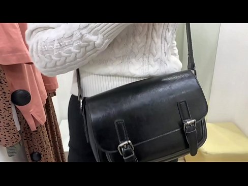❤️ Masturbazione publica di a ghjovana cagna FeralBerry cù un dildo in a sala di prove Video sessu à noi % co.virtsextor.ru% ❤