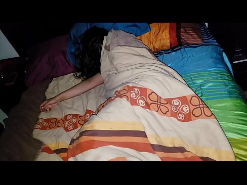 ❤️ Stepson rimprovera a so ghjovana matrigna mentre dorme. Video sessu à noi % co.virtsextor.ru% ❤